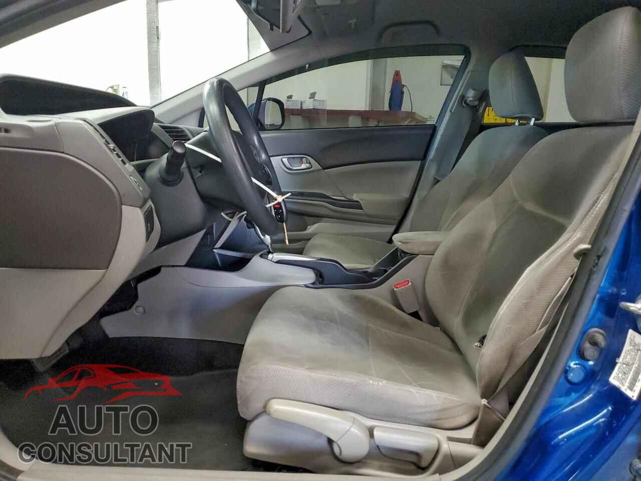 HONDA CIVIC 2012 - 2HGFB2F55CH505102