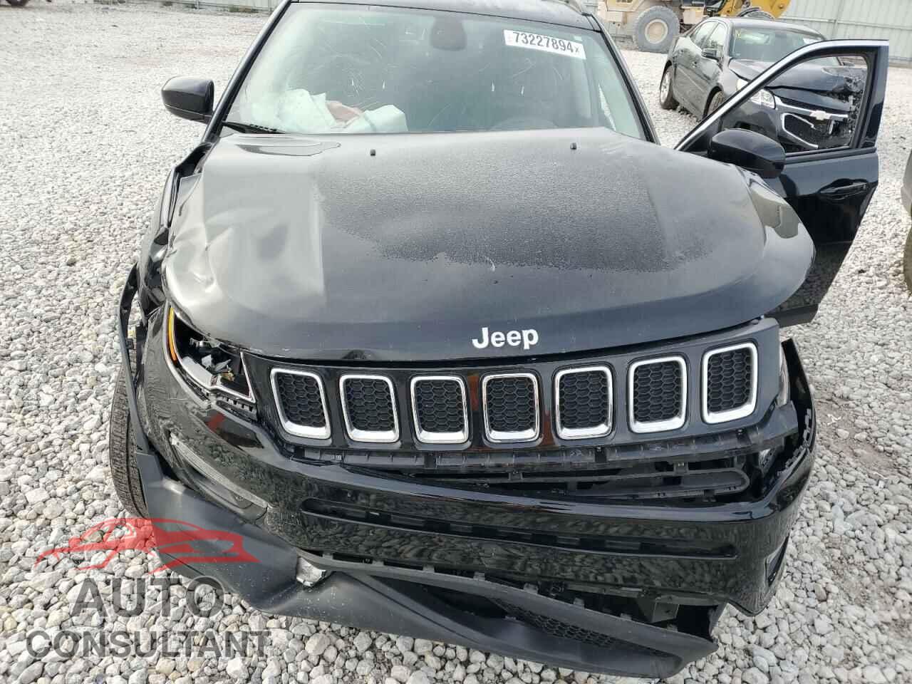 JEEP COMPASS 2018 - 3C4NJDBB0JT200552
