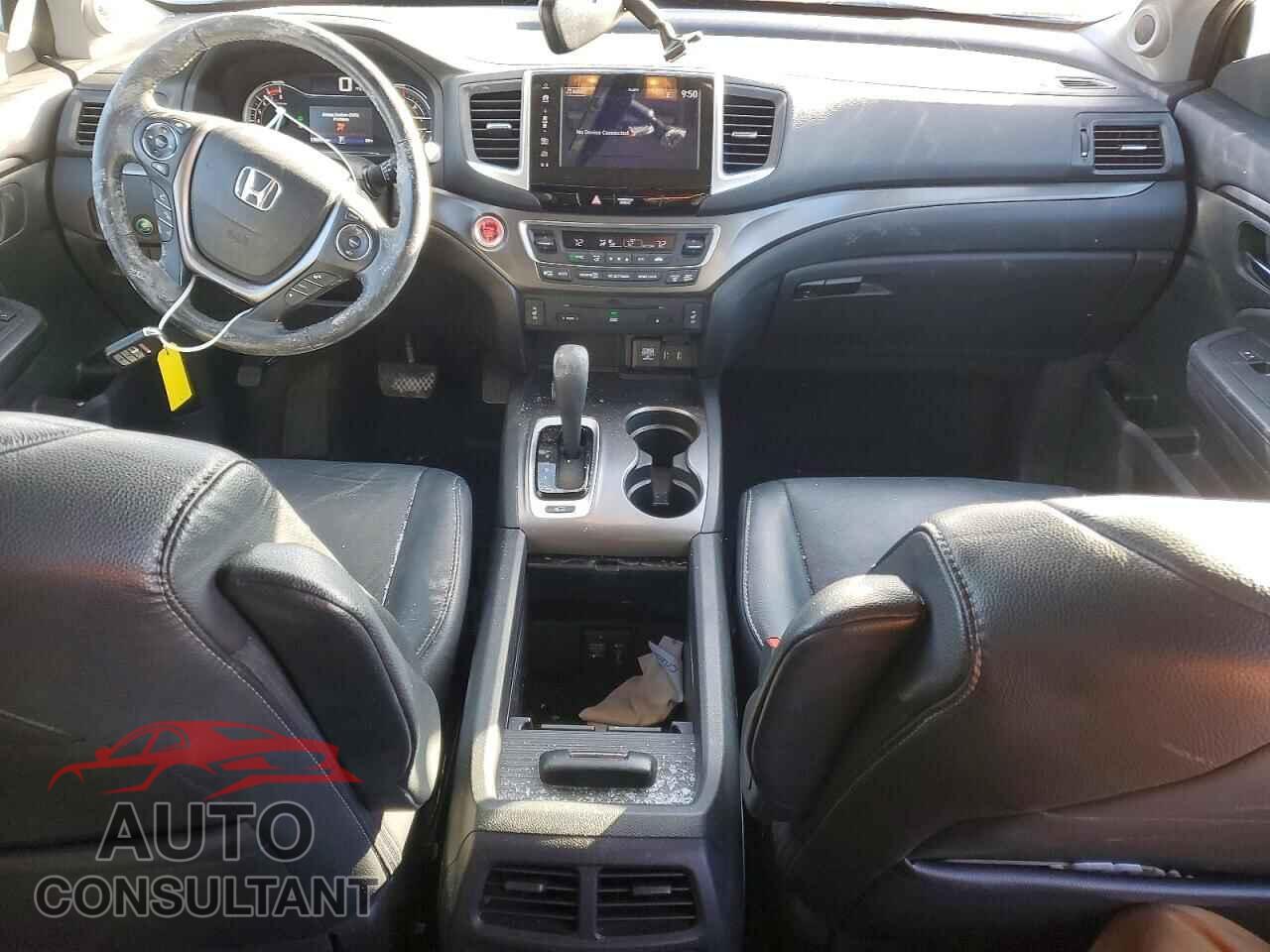 HONDA PILOT 2017 - 5FNYF6H84HB075215