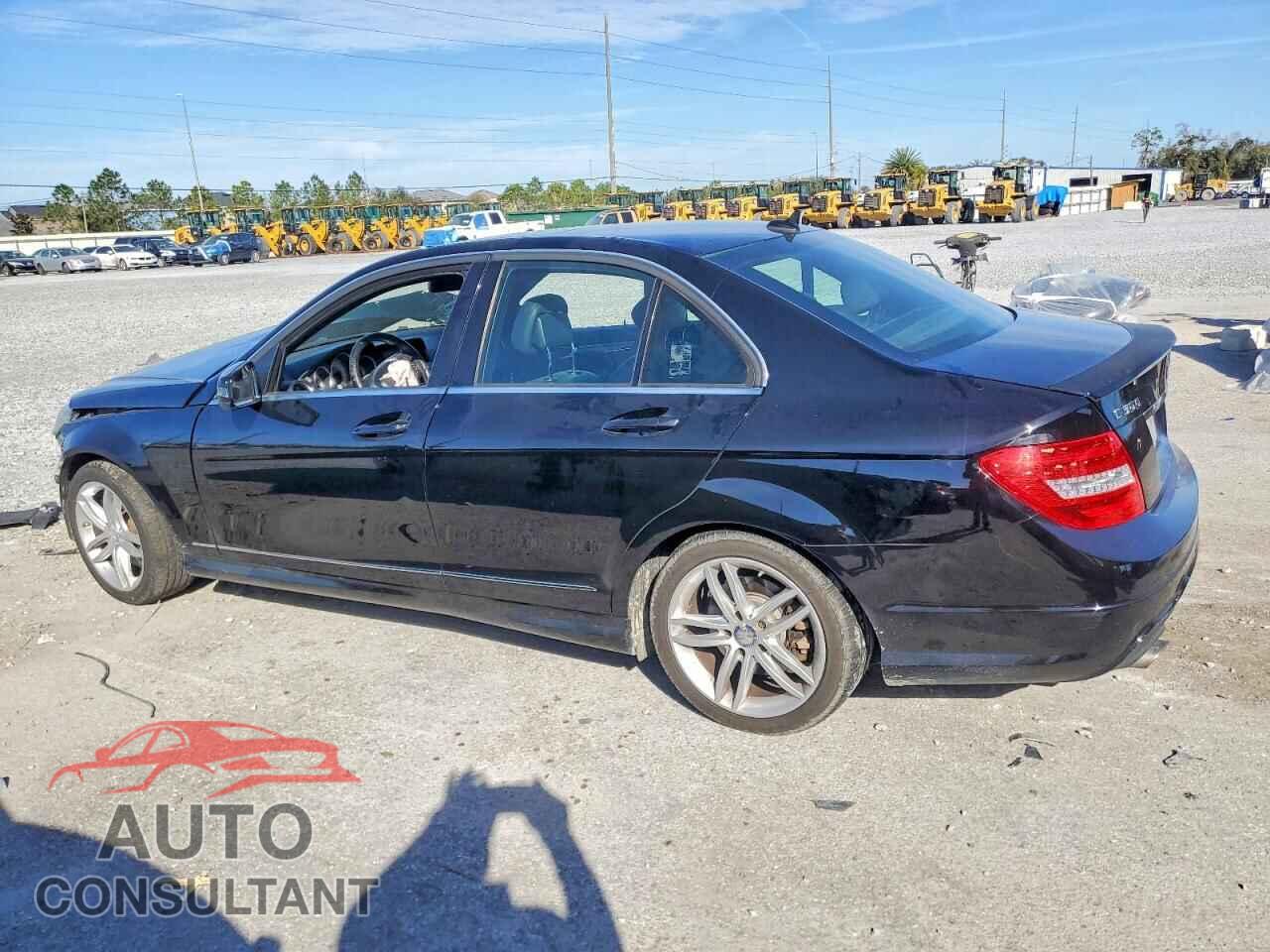 MERCEDES-BENZ C-CLASS 2013 - WDDGF8AB4DR261859