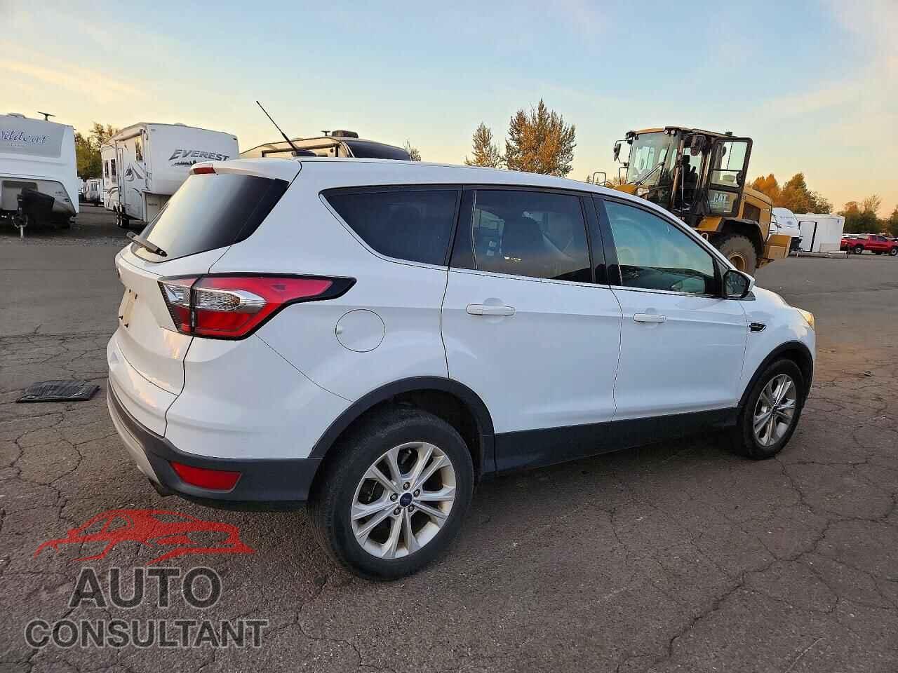 FORD ESCAPE 2017 - 1FMCU9GD5HUC35198