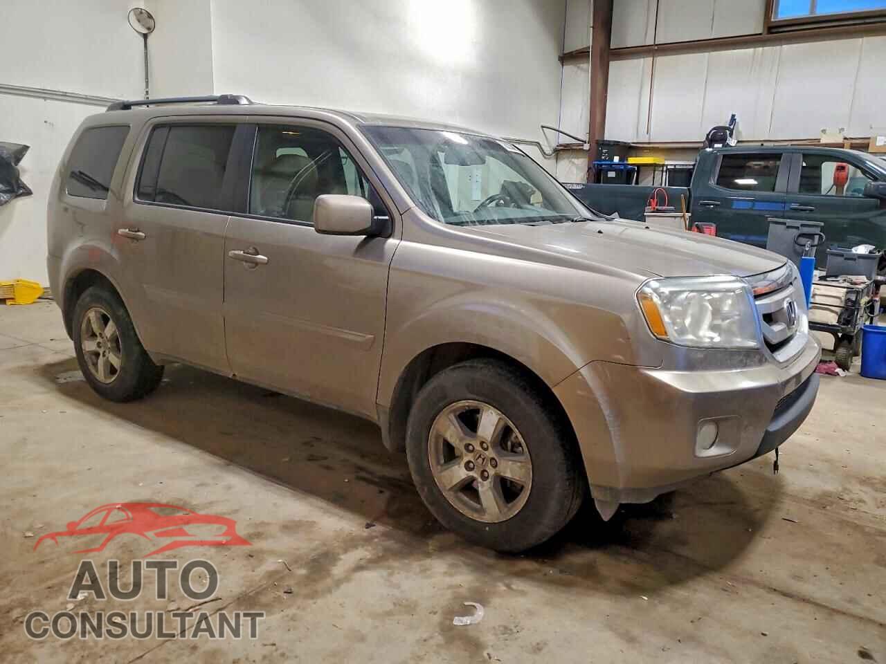 HONDA PILOT 2011 - 5FNYF4H58BB501022
