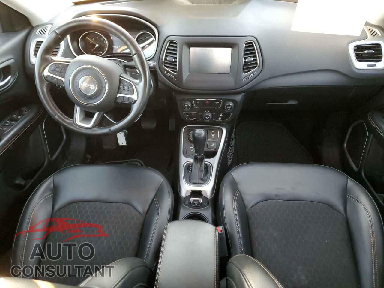 JEEP COMPASS 2018 - 3C4NJDBBXJT252271