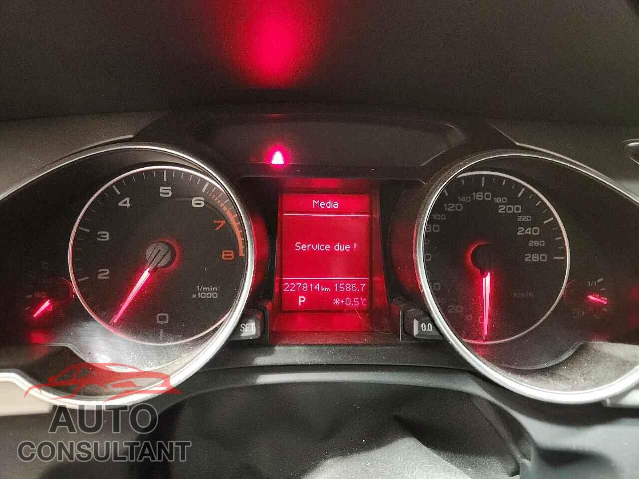 AUDI A5 2010 - WAUMFBFR9AA062457