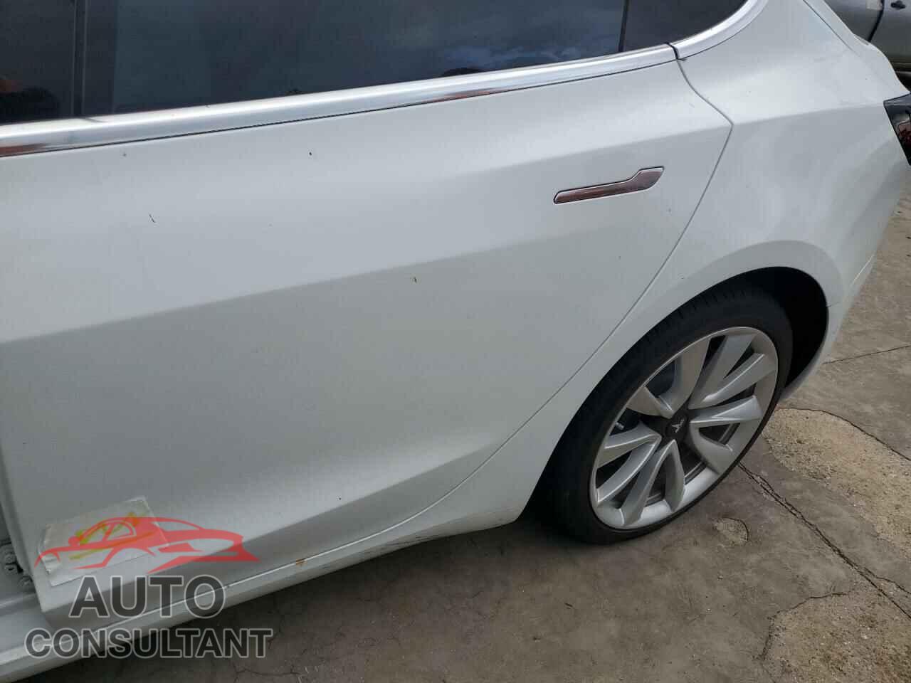 TESLA MODEL 3 2018 - 5YJ3E1EB8JF097899