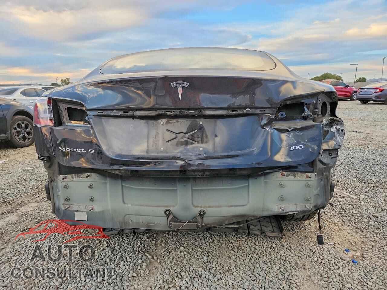 TESLA MODEL S 2017 - 5YJSA1E22HF200624