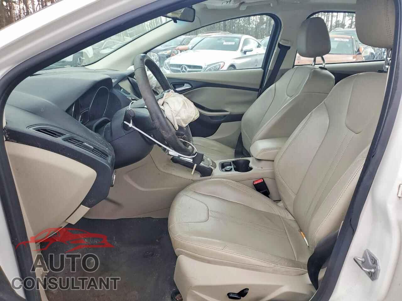 FORD FOCUS 2012 - 1FAHP3H28CL209615