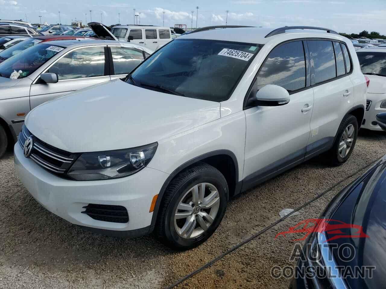 VOLKSWAGEN TIGUAN 2017 - WVGAV7AX3HK039090