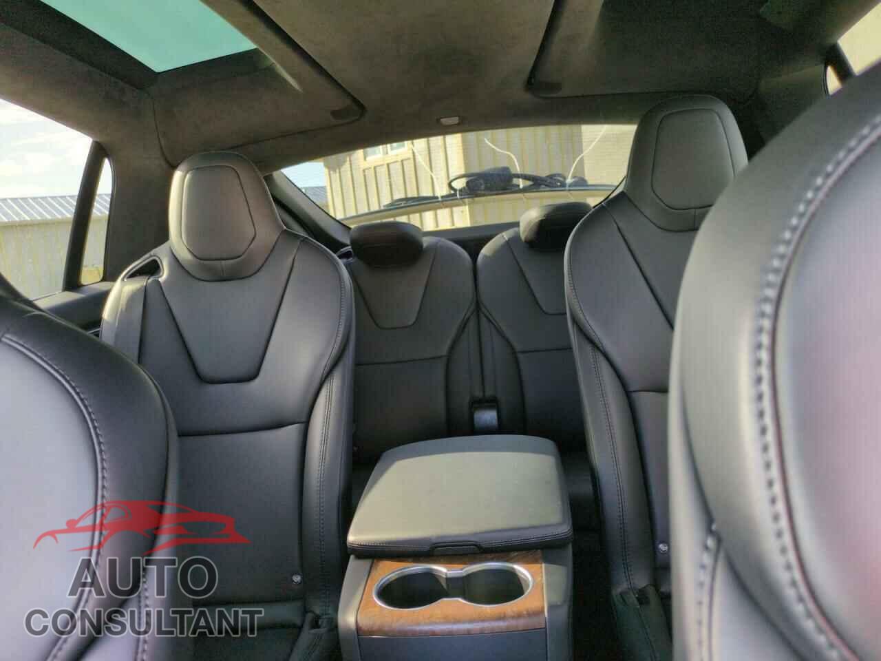 TESLA MODEL X 2017 - 5YJXCBE23HF063876