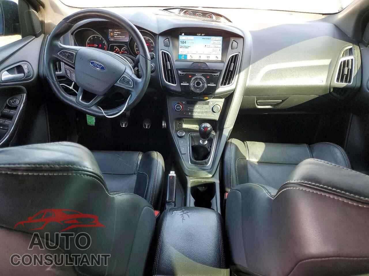 FORD FOCUS 2016 - 1FADP3L94GL233239