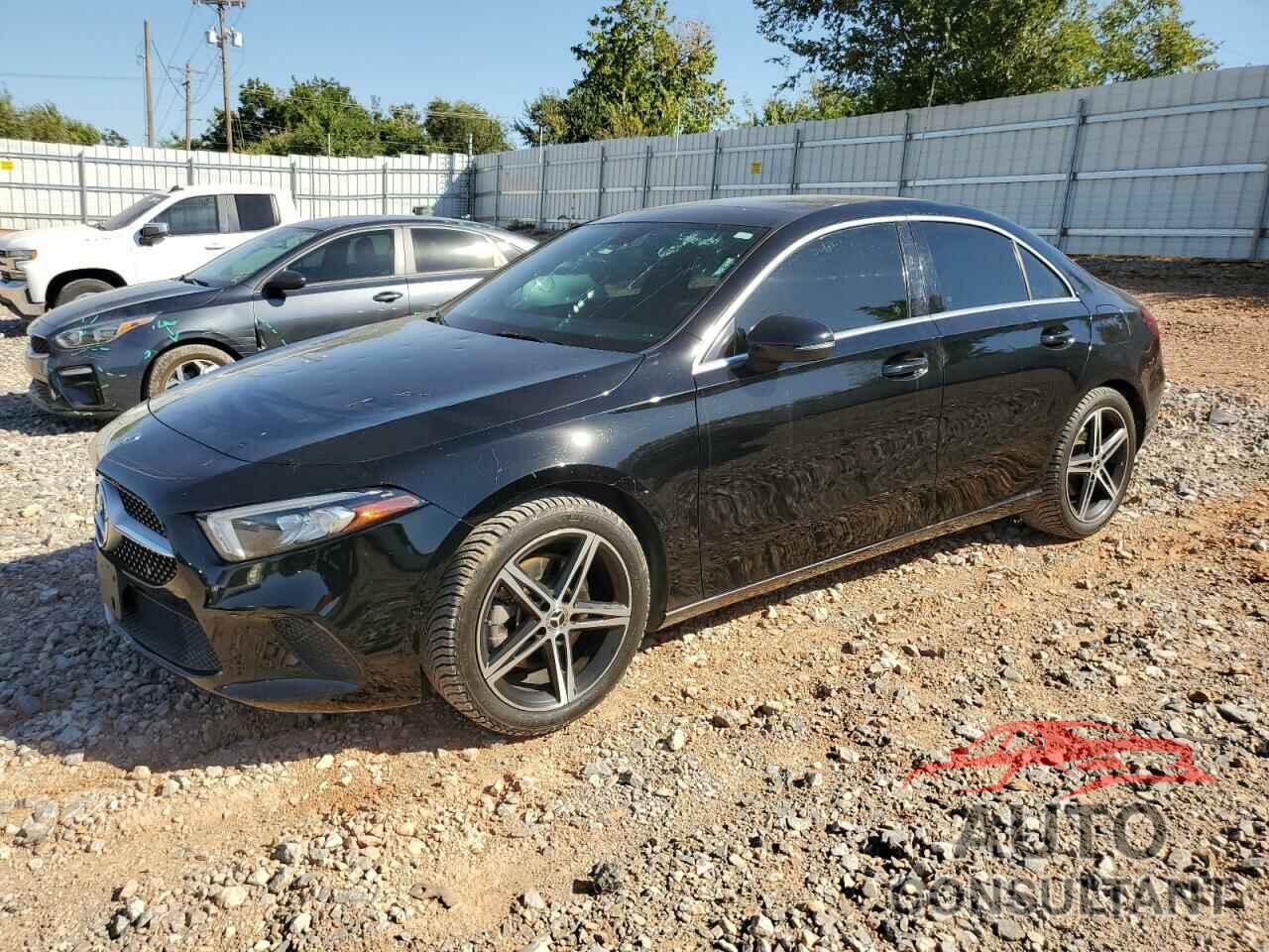 MERCEDES-BENZ A-CLASS 2019 - WDD3G4EB3KW011817