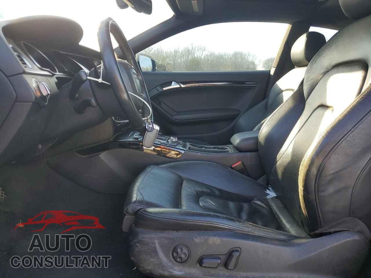 AUDI A5 2011 - WAULFAFR8BA044989