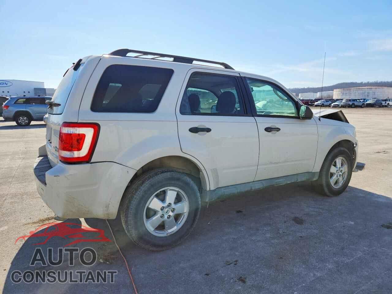 FORD ESCAPE 2010 - 1FMCU0DG3AKA94689