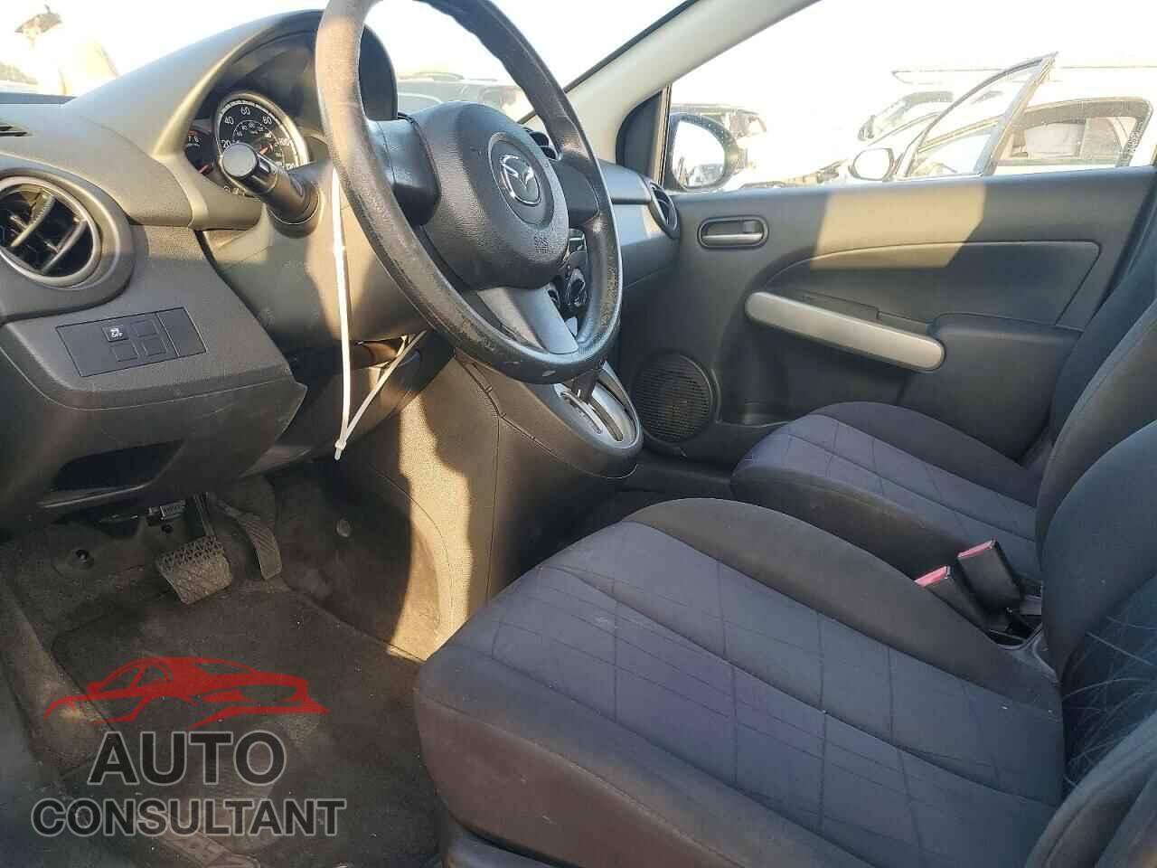 MAZDA 2 2011 - JM1DE1HZ3B0108921