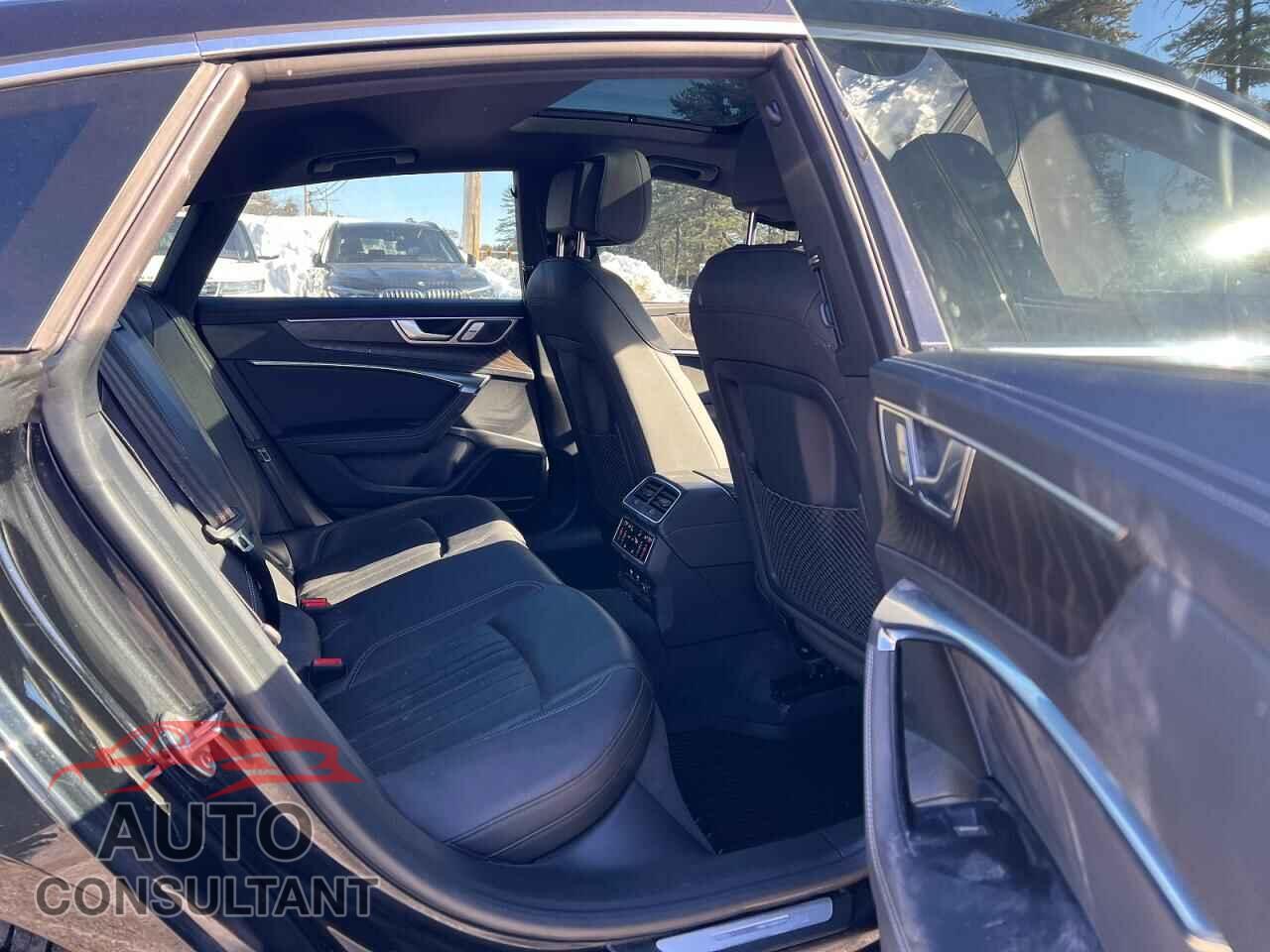 AUDI A7 2019 - WAUV2AF23KN117220