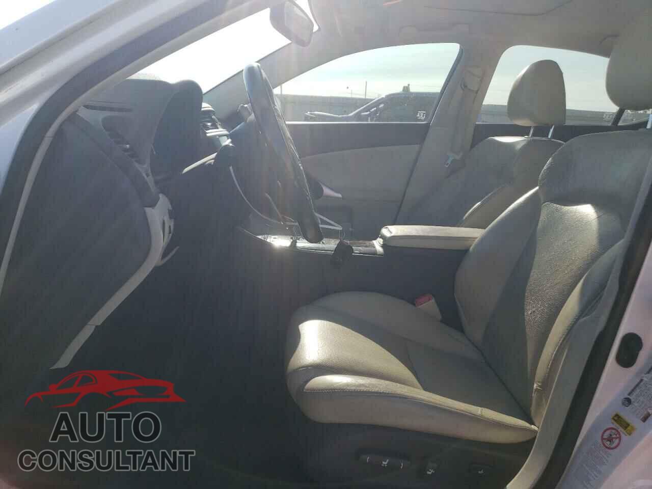 LEXUS IS 2013 - JTHCF5C22D5063761