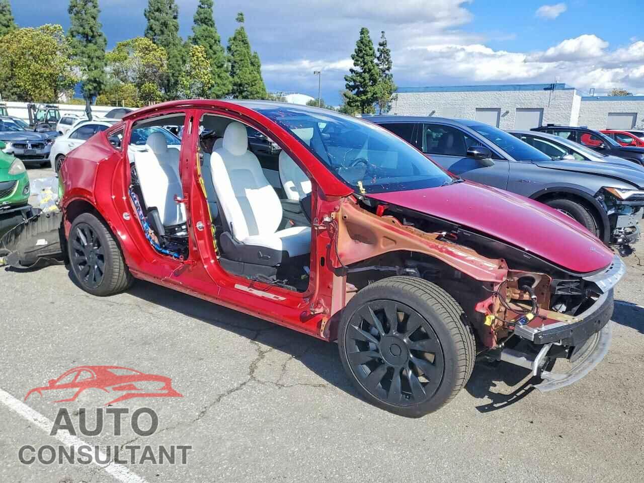 TESLA MODEL Y 2022 - 7SAYGDEE5NF369488