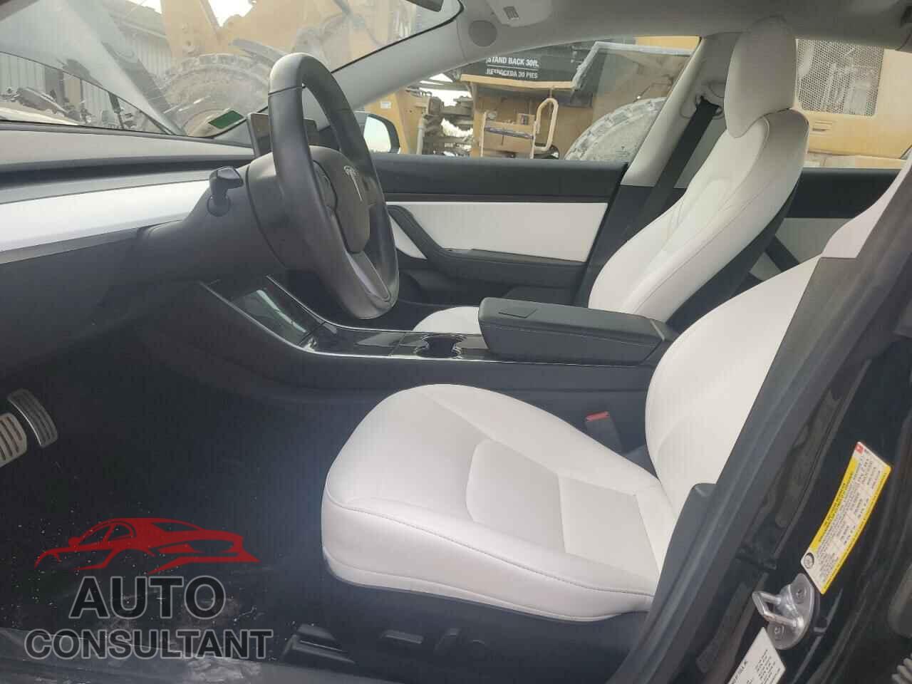TESLA MODEL 3 2019 - 5YJ3E1EB5KF393271