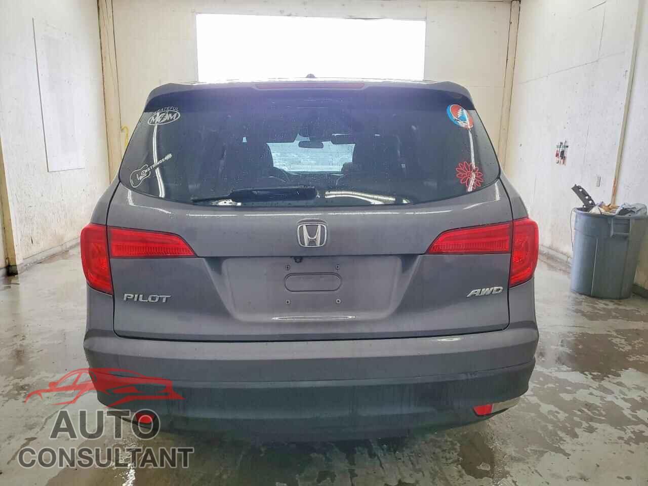 HONDA PILOT 2017 - 5FNYF6H45HB058923