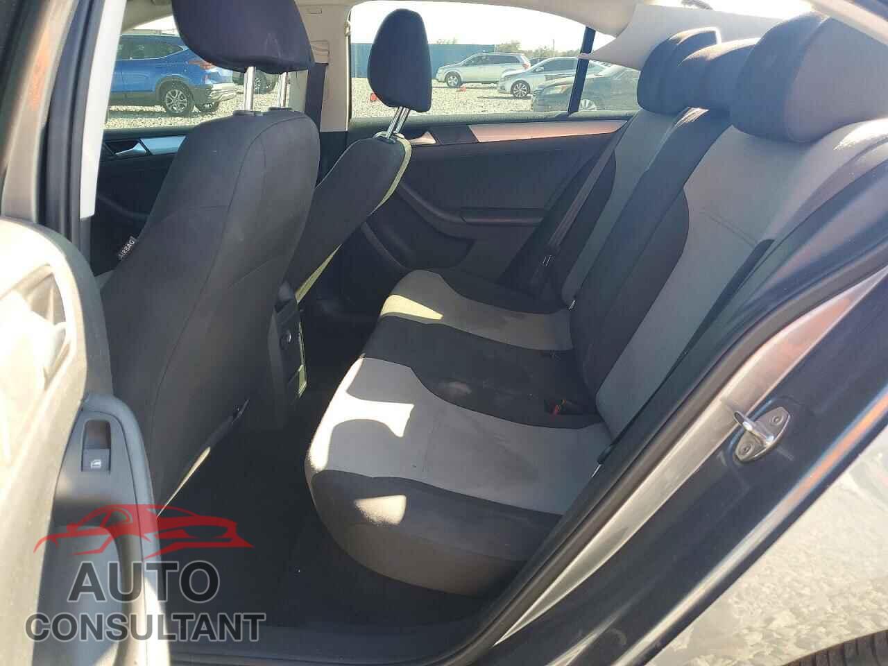 VOLKSWAGEN JETTA 2017 - 3VW2B7AJ2HM298883