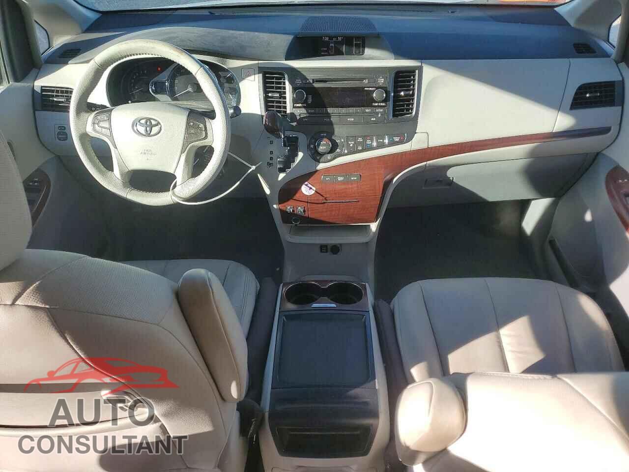 TOYOTA SIENNA 2011 - 5TDYK3DC0BS175948