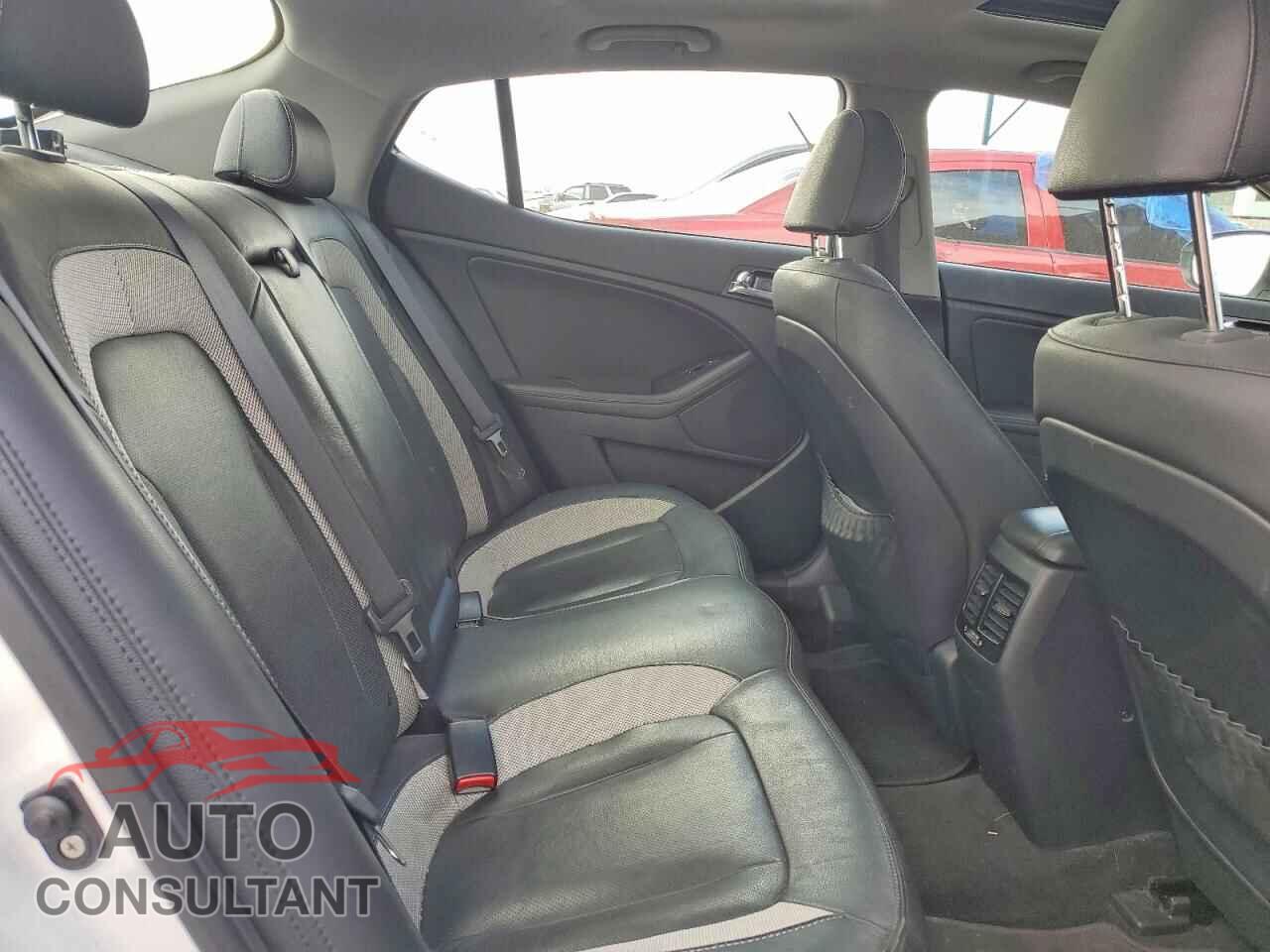 KIA OPTIMA 2011 - KNAGR4A63B5141176