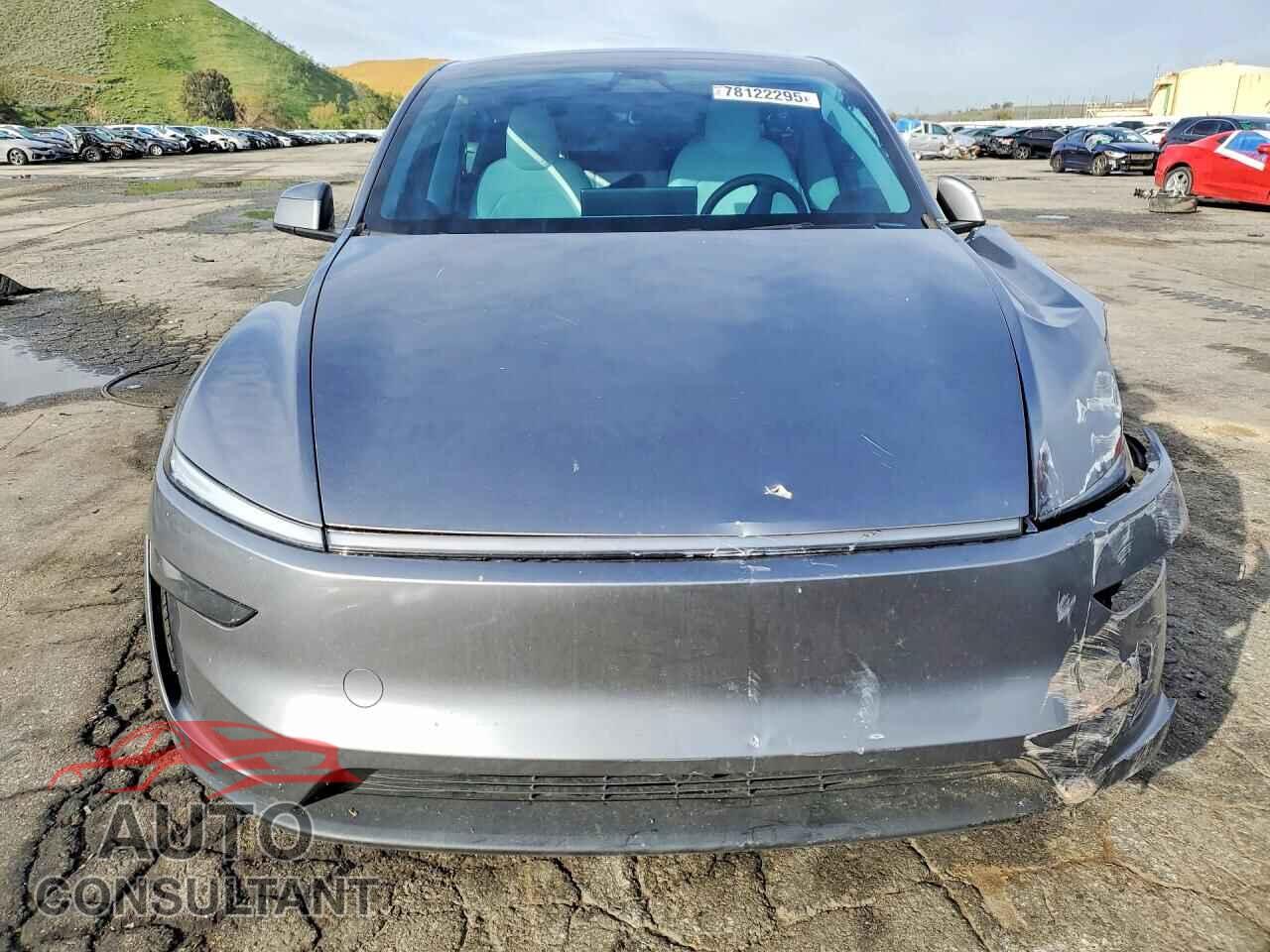 TESLA MODEL Y 2026 - 7SAYGDED9TF384581