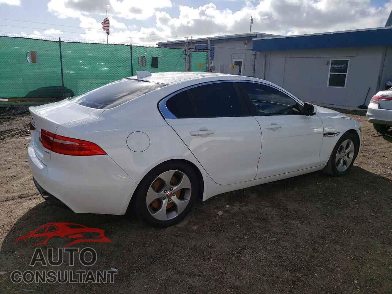 JAGUAR XE 2017 - SAJAR4BG8HA960914