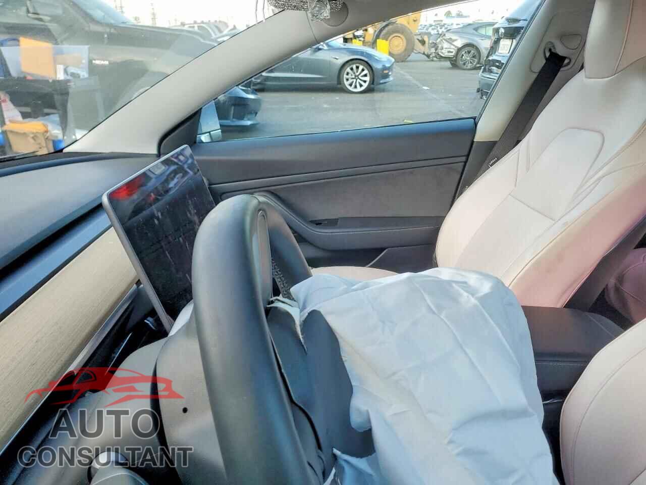 TESLA MODEL 3 2020 - 5YJ3E1EA9LF630157