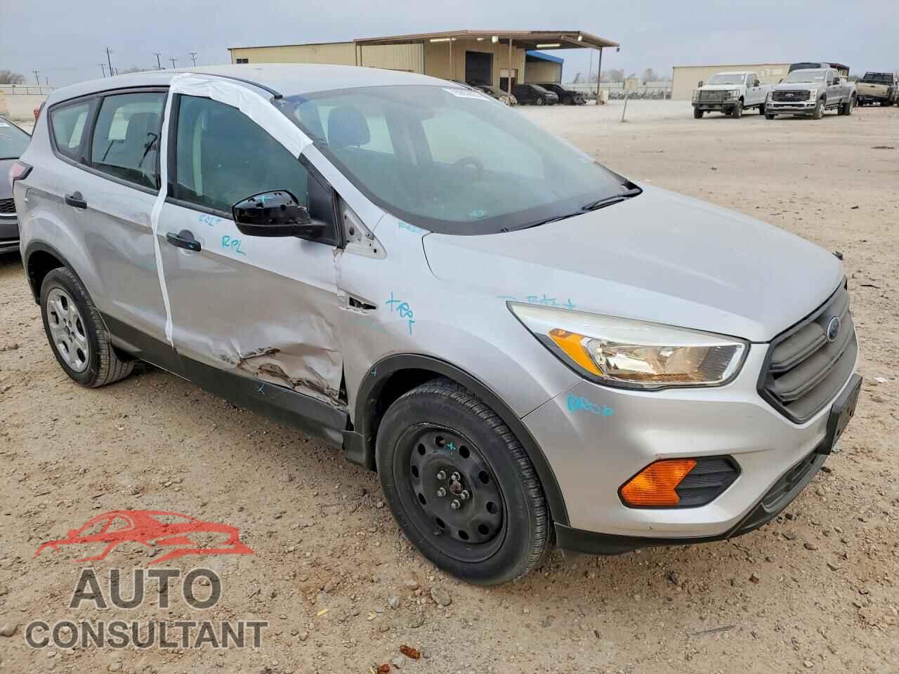 FORD ESCAPE 2017 - 1FMCU0F7XHUB81792