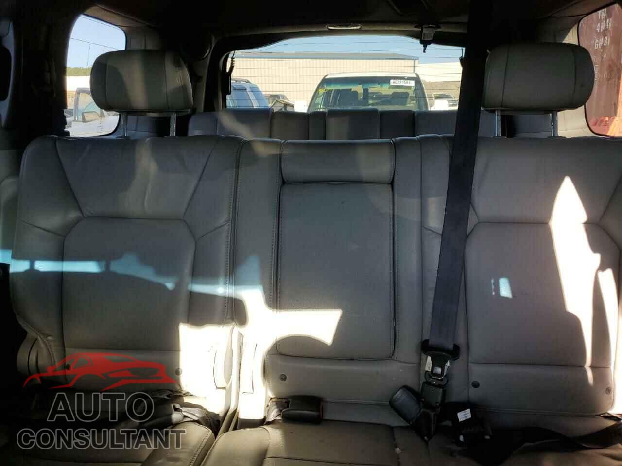 HONDA PILOT 2011 - 5FNYF4H96BB092375