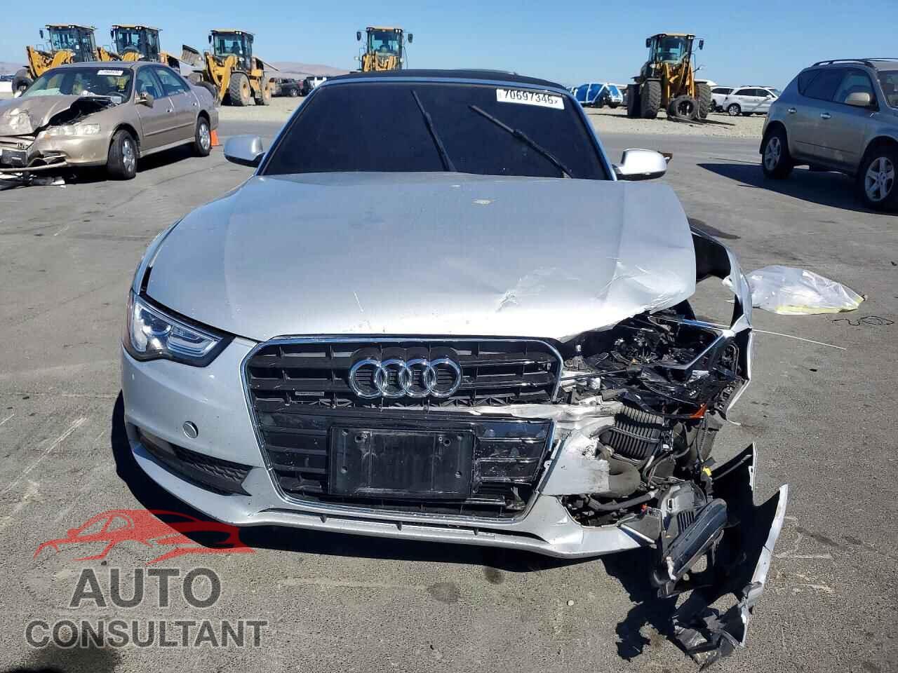 AUDI A5 2014 - WAUCFAFH0EN001610