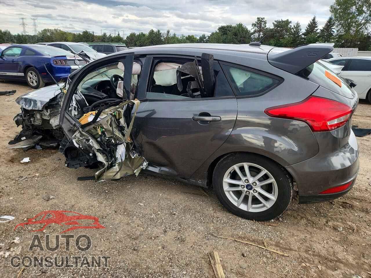 FORD FOCUS 2017 - 1FADP3K22HL302564