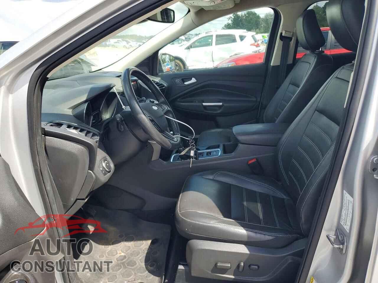 FORD ESCAPE 2018 - 1FMCU9HD3JUC59763