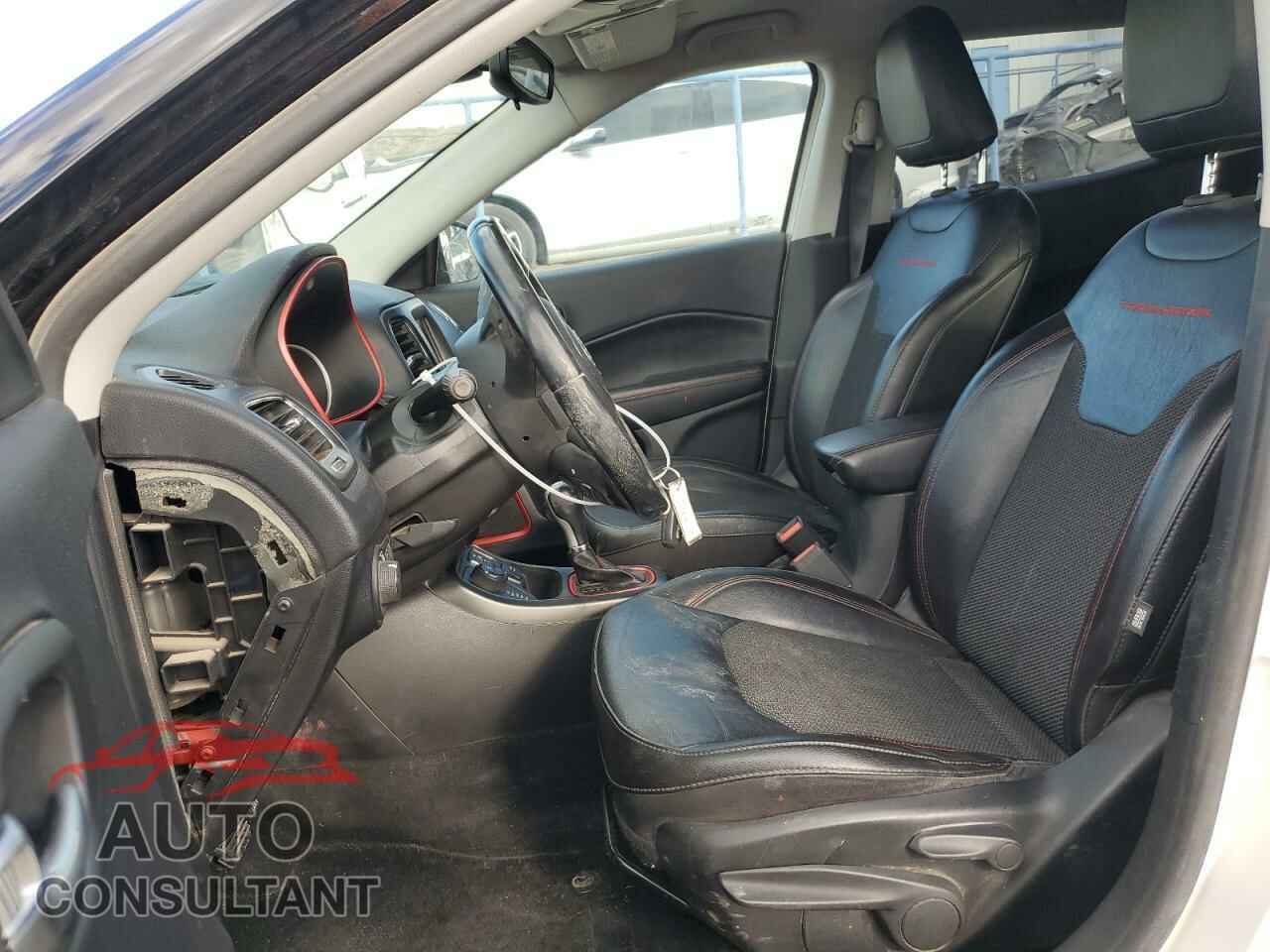 JEEP COMPASS 2020 - 3C4NJDDB9LT111904