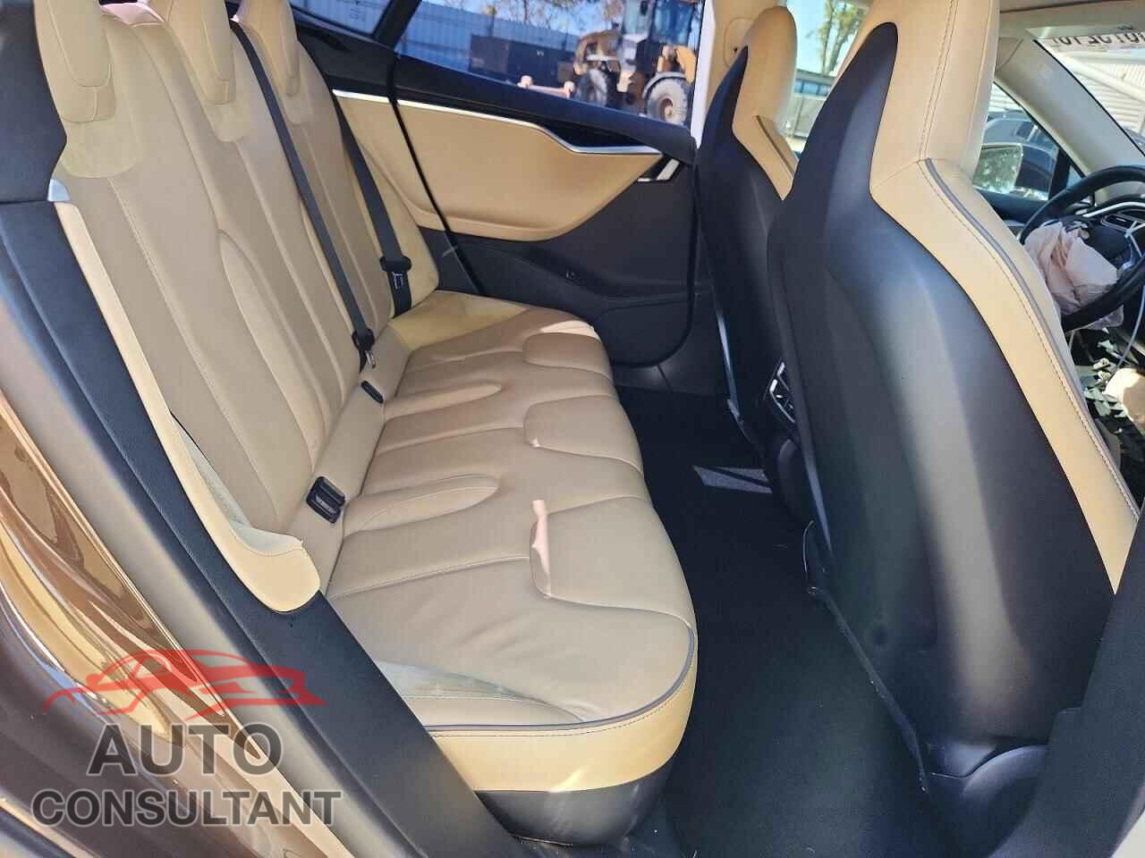 TESLA MODEL S 2014 - 5YJSA1H17EFP35026