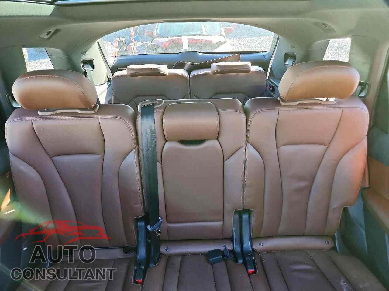 AUDI Q7 2019 - WA1AAAF71KD007606