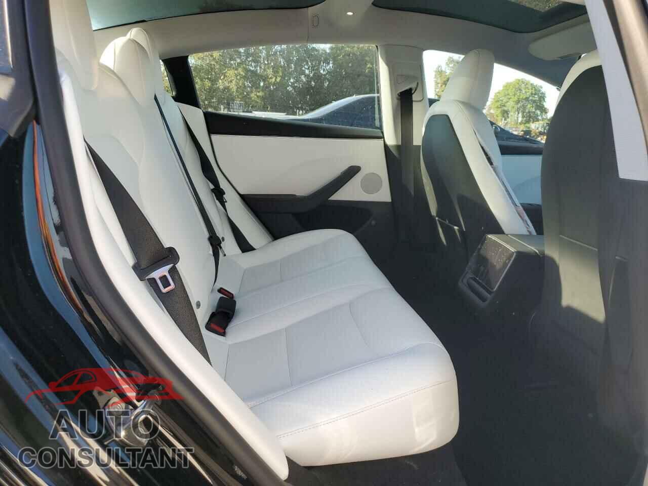 TESLA MODEL 3 2024 - 5YJ3E1EA2RF778692