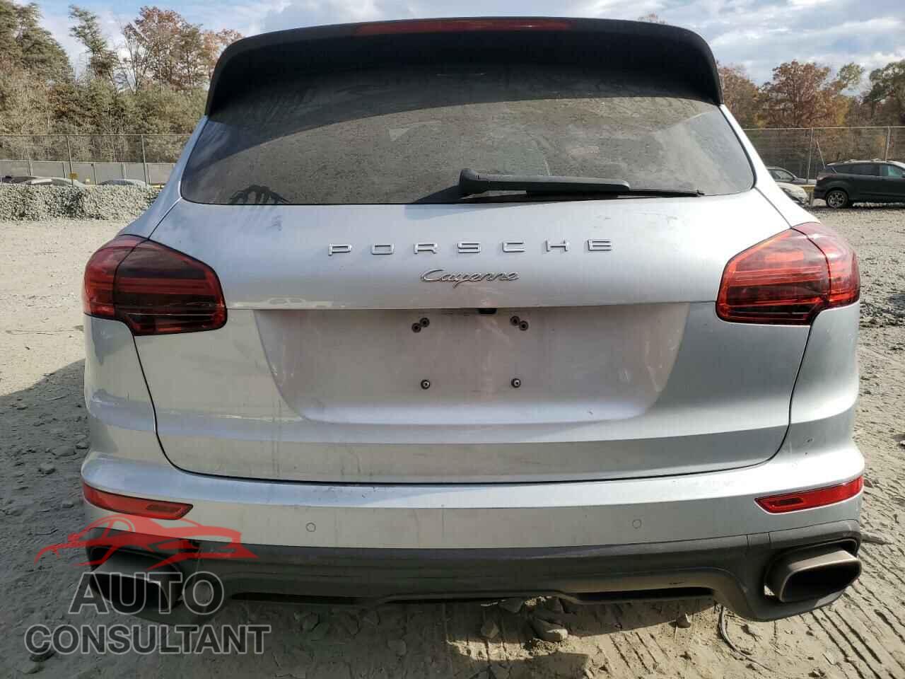 PORSCHE CAYENNE 2016 - WP1AA2A23GKA15845