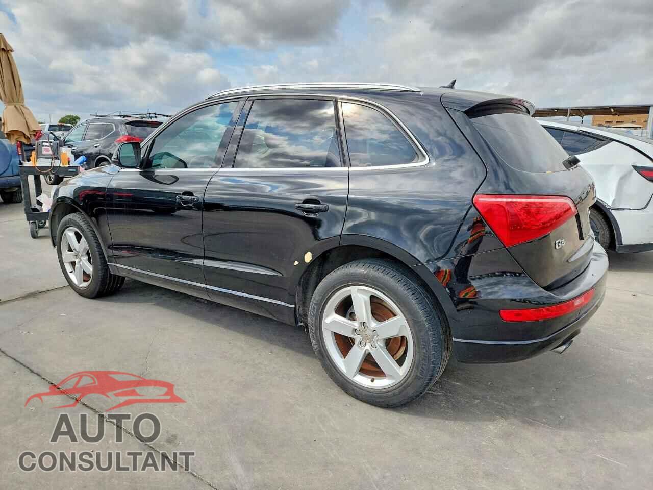 AUDI Q5 2012 - WA1LFAFP2CA137729