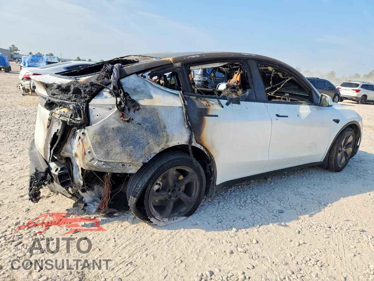 TESLA MODEL Y 2026 - 7SAYGDEE9TA463867