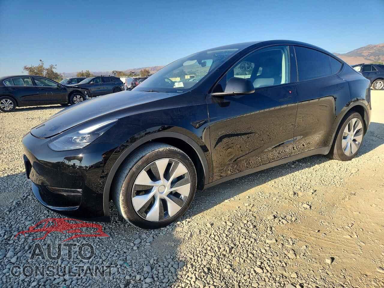 TESLA MODEL Y 2024 - 7SAYGDEE1RF032502