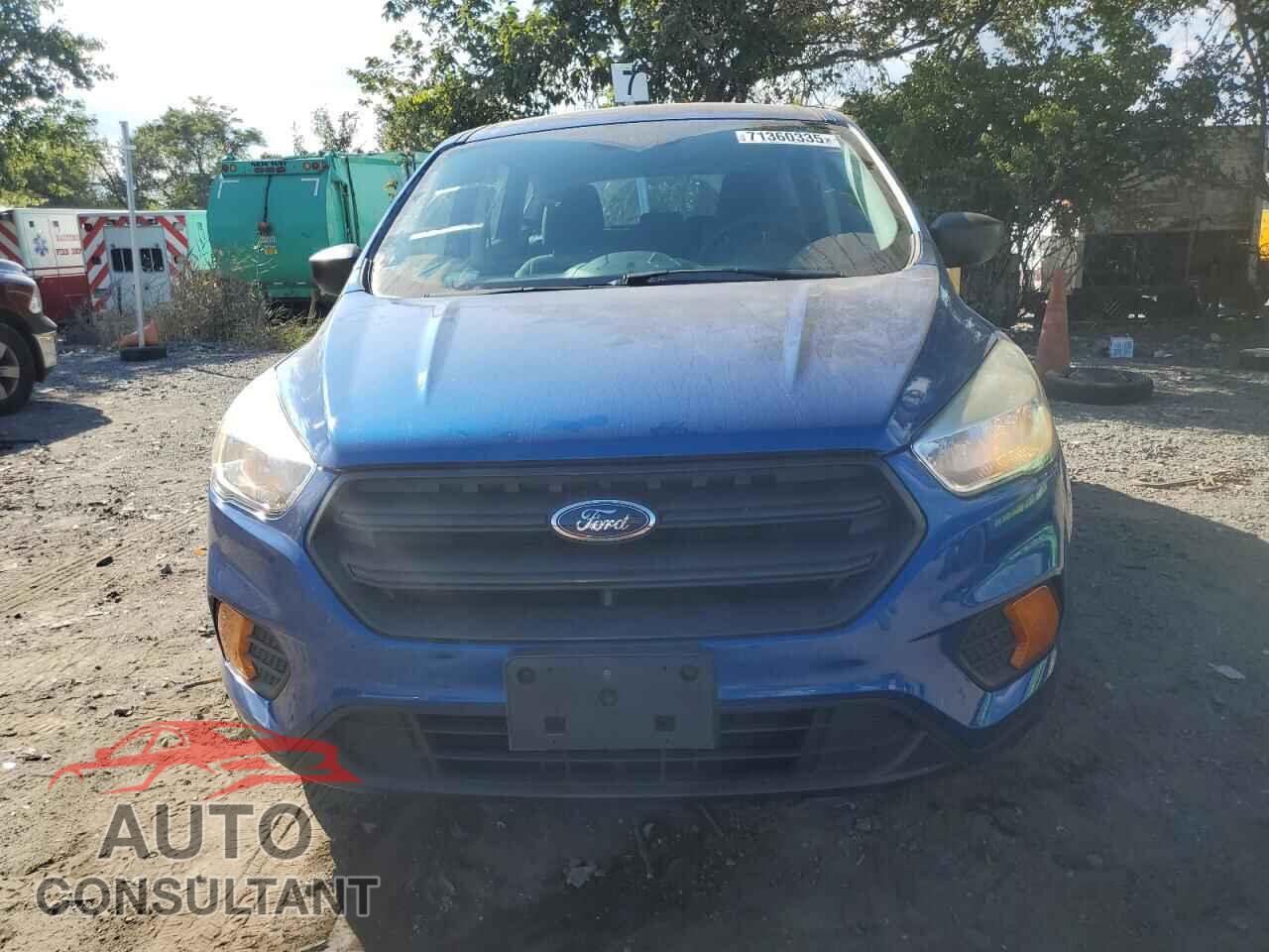 FORD ESCAPE 2017 - 1FMCU0F71HUC44357