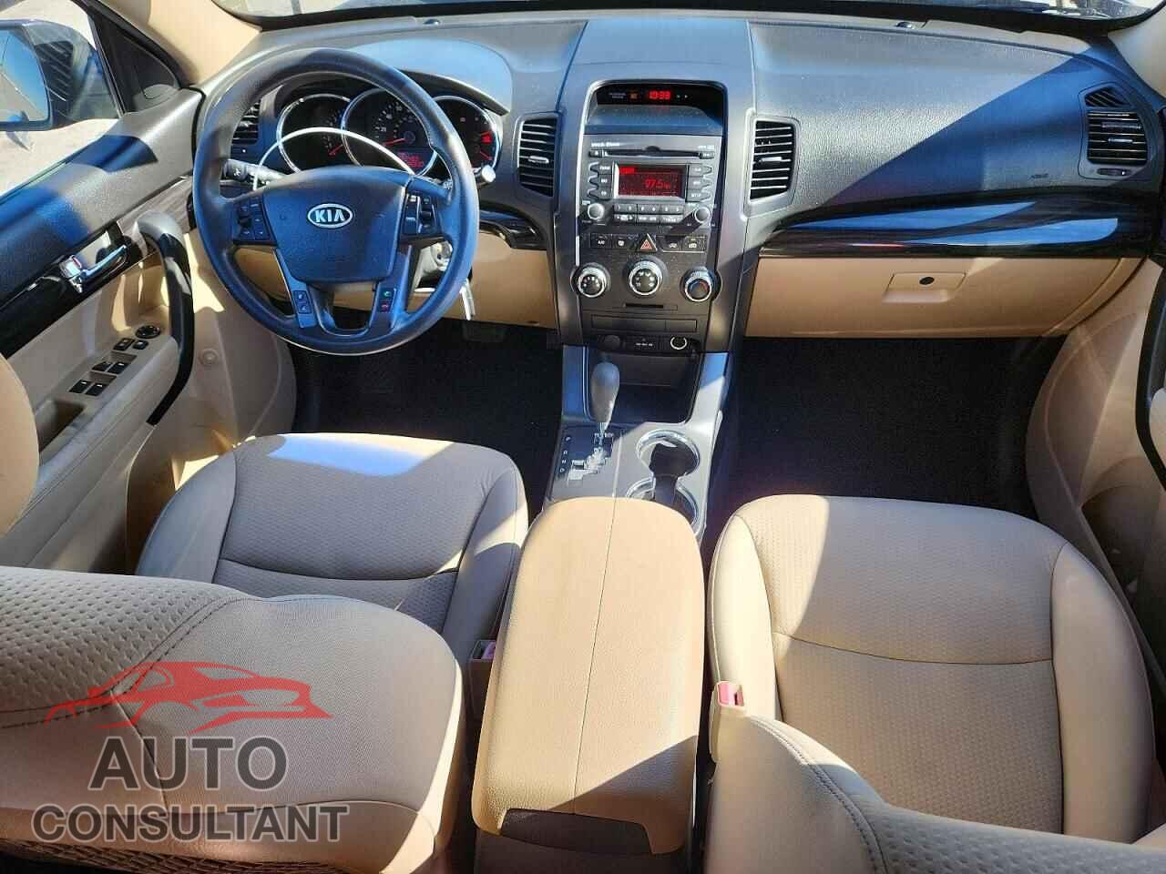 KIA SORENTO 2013 - 5XYKT3A17DG402865