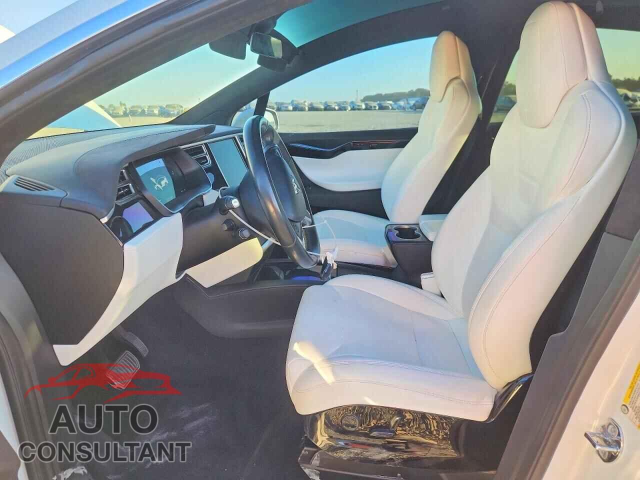 TESLA MODEL X 2017 - 5YJXCBE27HF041654