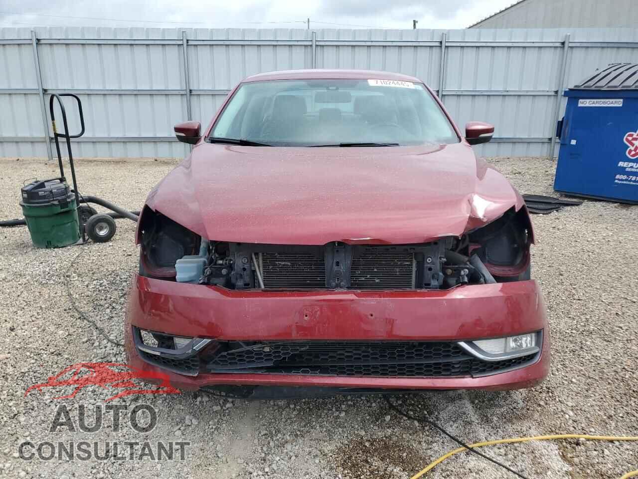 VOLKSWAGEN PASSAT 2015 - 1VWAT7A30FC117773