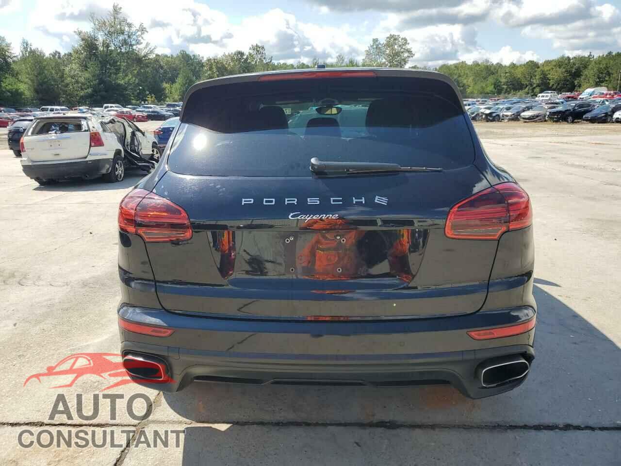 PORSCHE CAYENNE 2018 - WP1AA2A29JKA05716