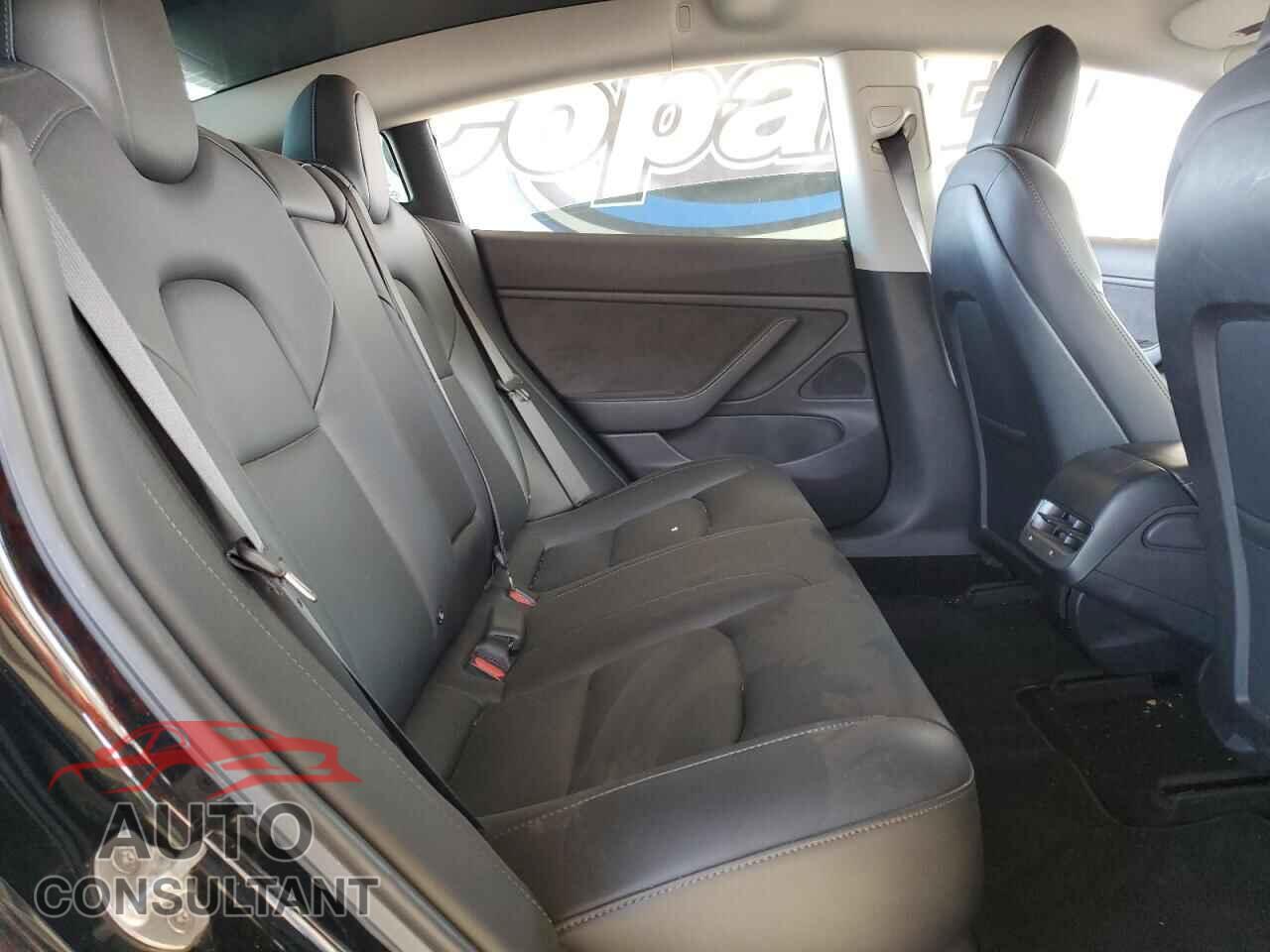 TESLA MODEL 3 2018 - 5YJ3E1EB7JF186671