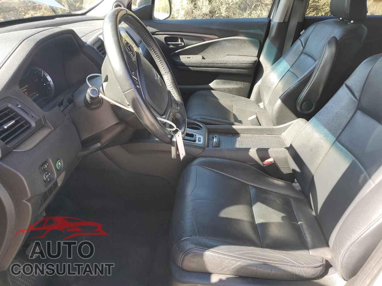 HONDA PILOT 2017 - 5FNYF6H59HB054768