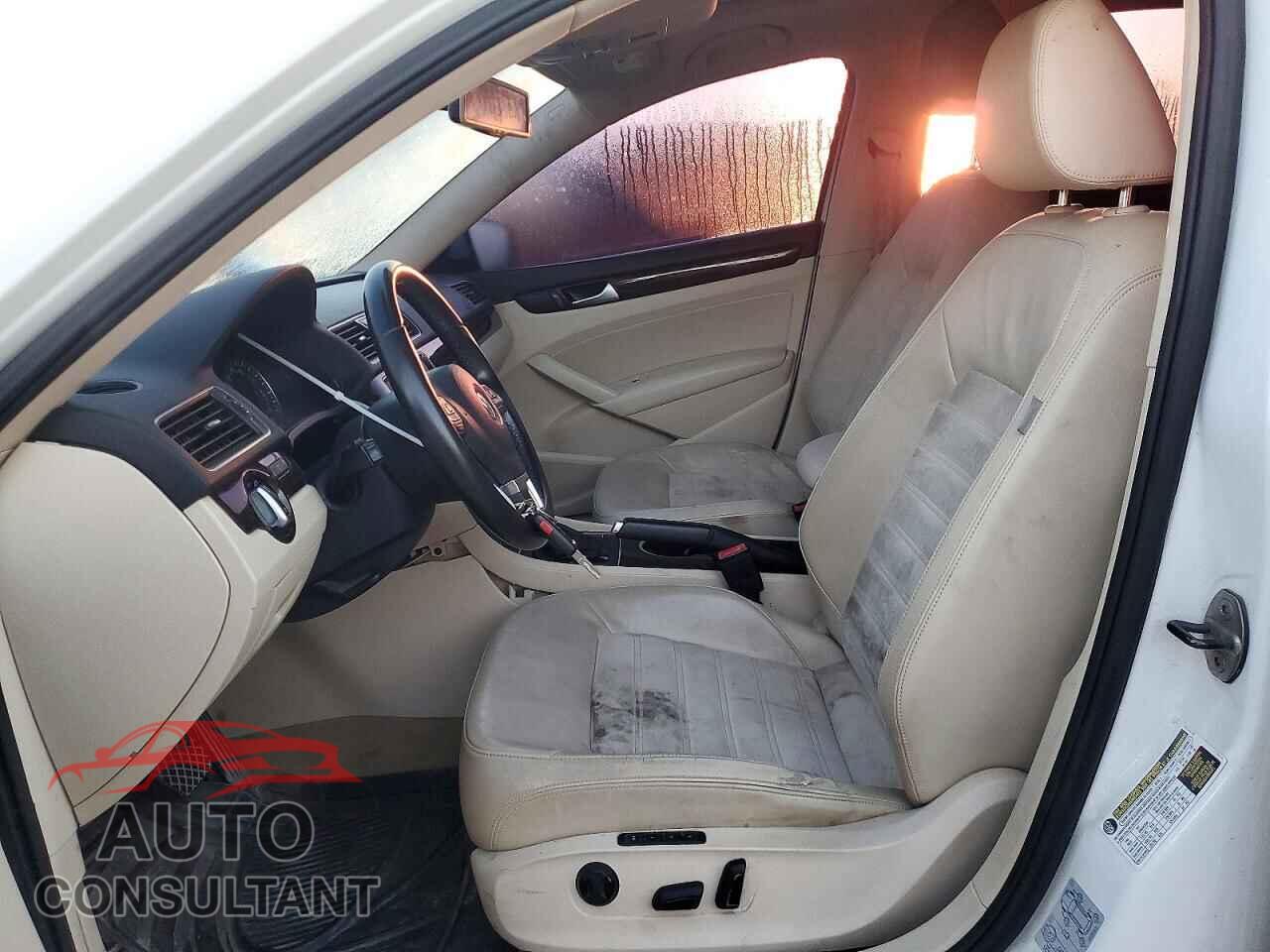 VOLKSWAGEN PASSAT 2014 - 1VWCN7A39EC094804